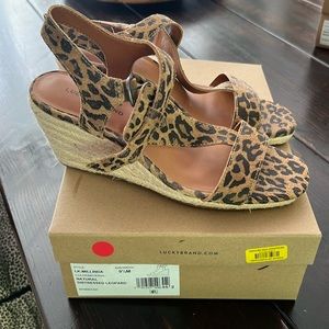 Brand new Lucky Brand Millinda wedge leopard print size 9.5